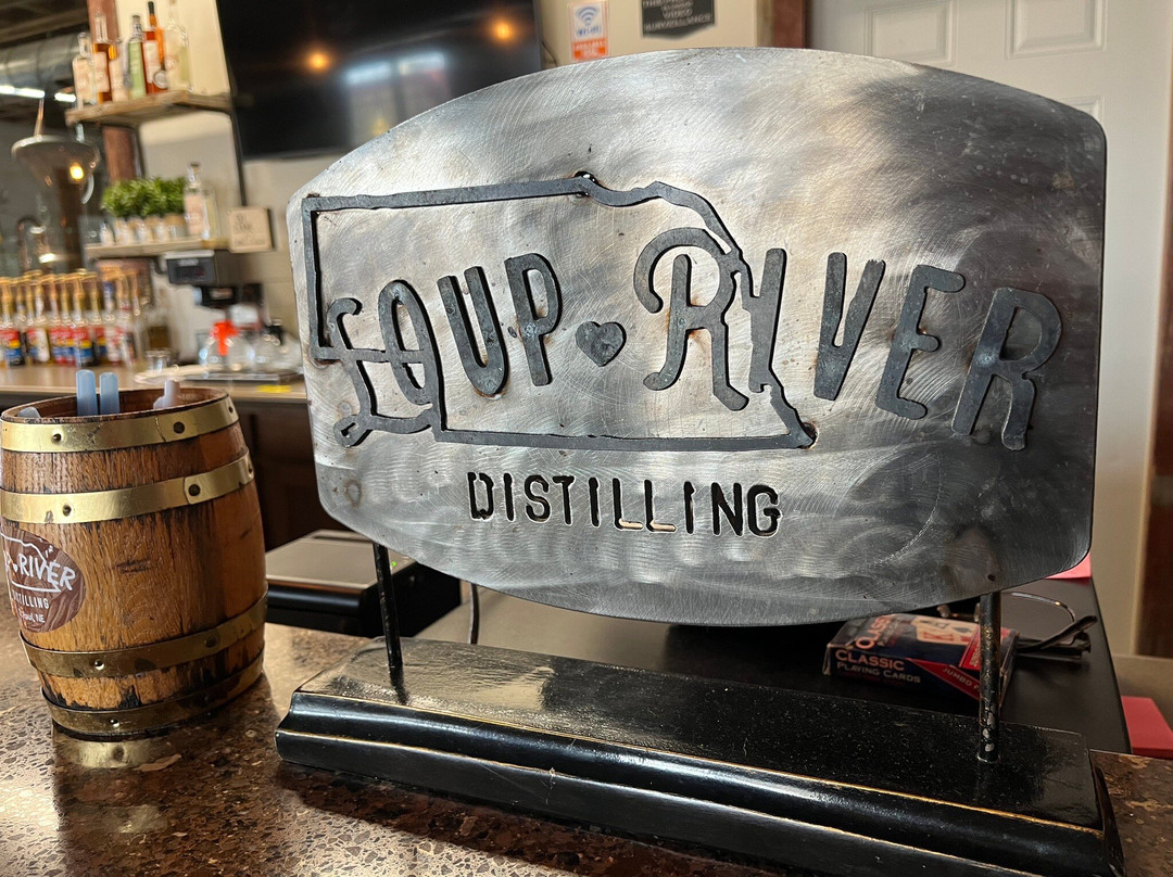 Loup River Distilling景点图片