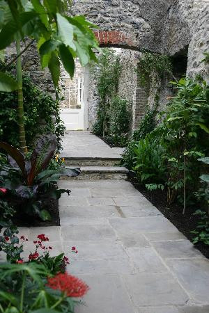 Aberglasney Gardens景点图片