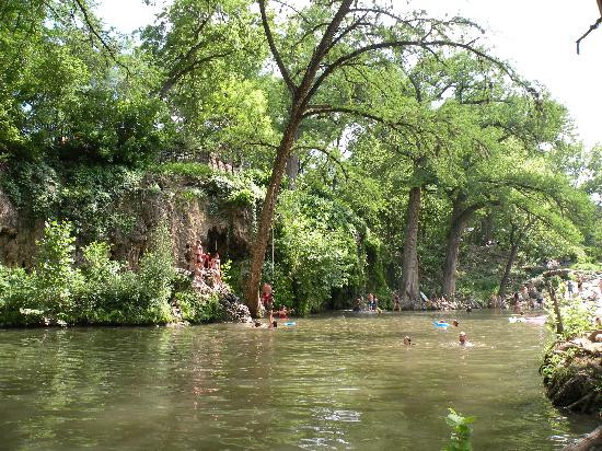 Krause Springs-Spicewood必去景点