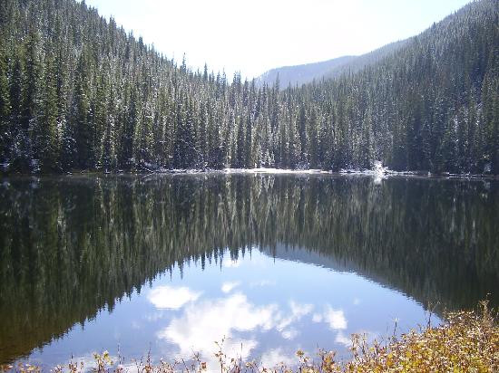 Beaver Lake Trail景点图片