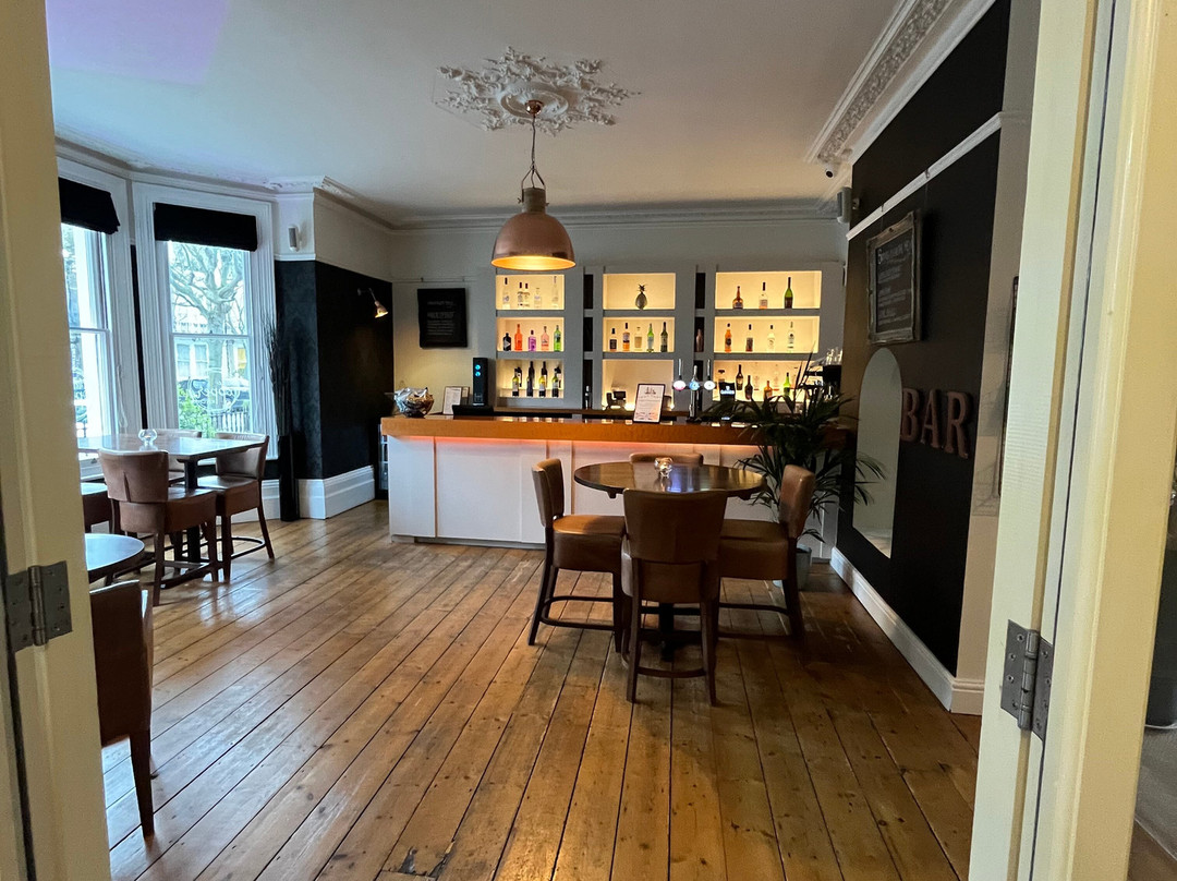 Andover House Hotel & Restaurant主图
