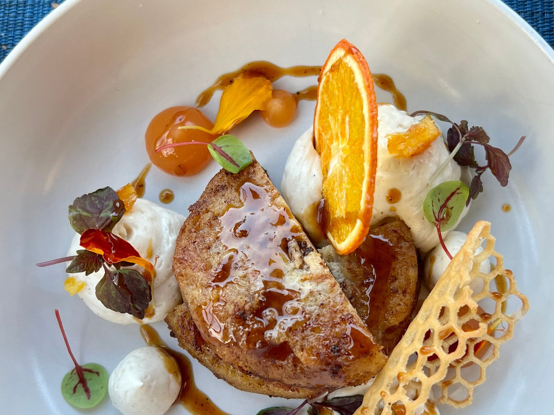 马诺尔酒店主图