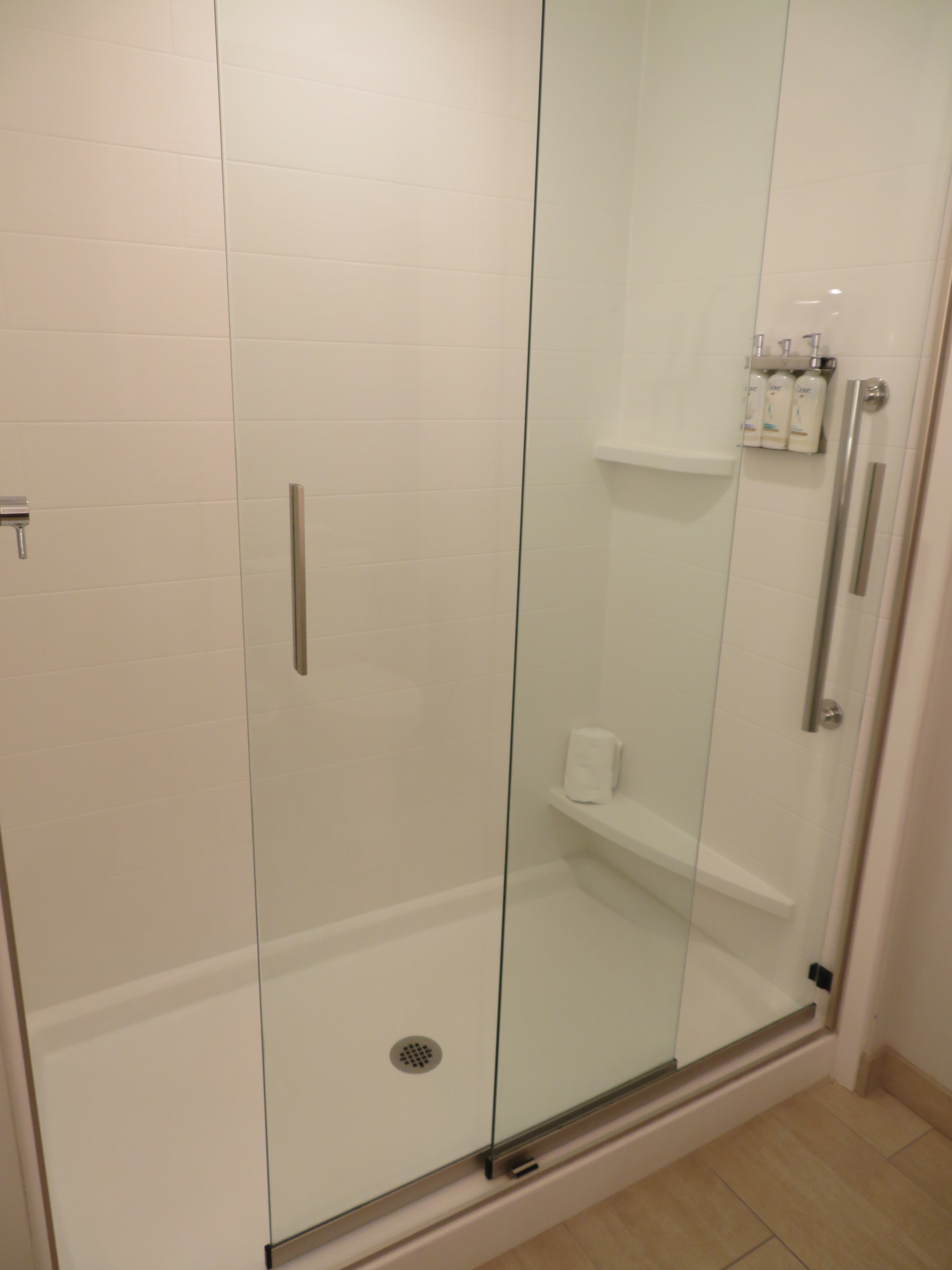 Holiday Inn Express & Suites Santa Ana - Orange County By IHG-浴室