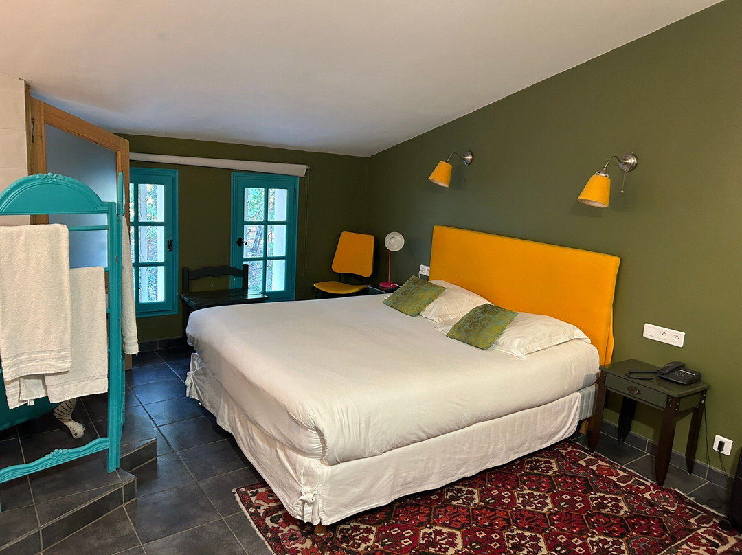 Logis Hôtel des Pins Rest. l'Esprit Jardin主图