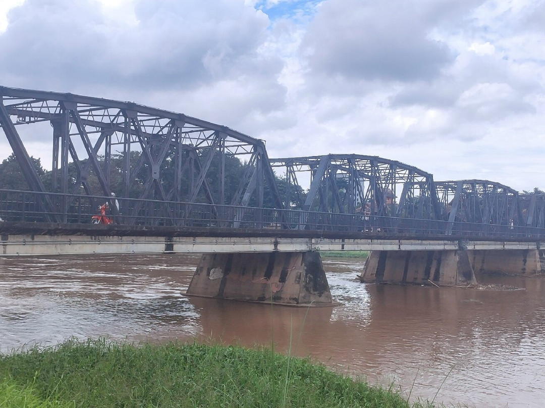 Iron Bridge (Sapaan Lek)景点图片