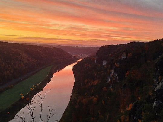 Uniline Tours-布拉格必去景点