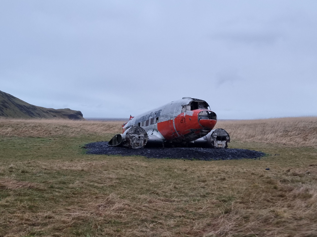 DC-3 Airplane wreck - Eyvindarholt-霍尔斯沃德吕尔镇必去景点