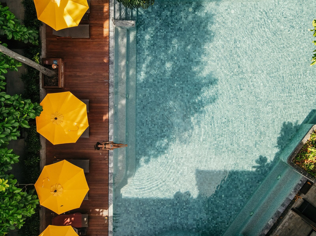 武里拉莎帕岸岛酒店主图