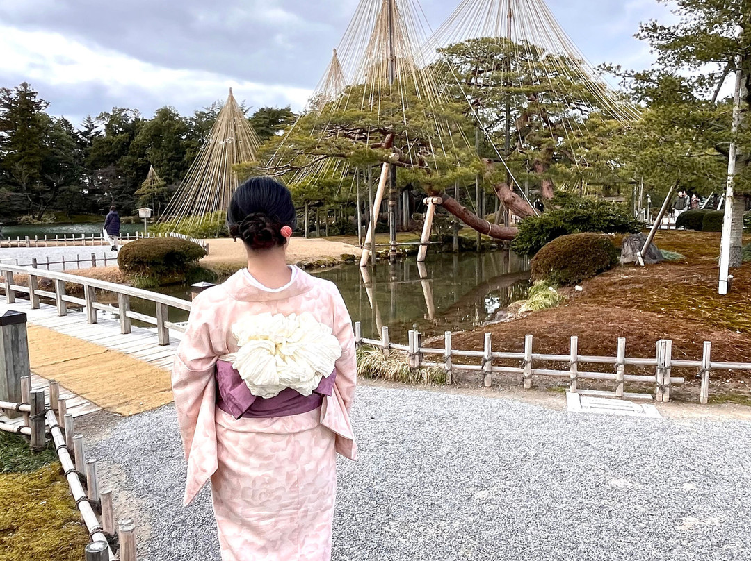 VASARA Kimono Rental KANAZAWA KENROKUEN-金泽市必去景点