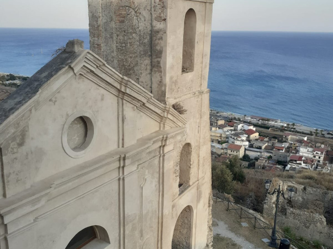 Castello Carafa景点图片