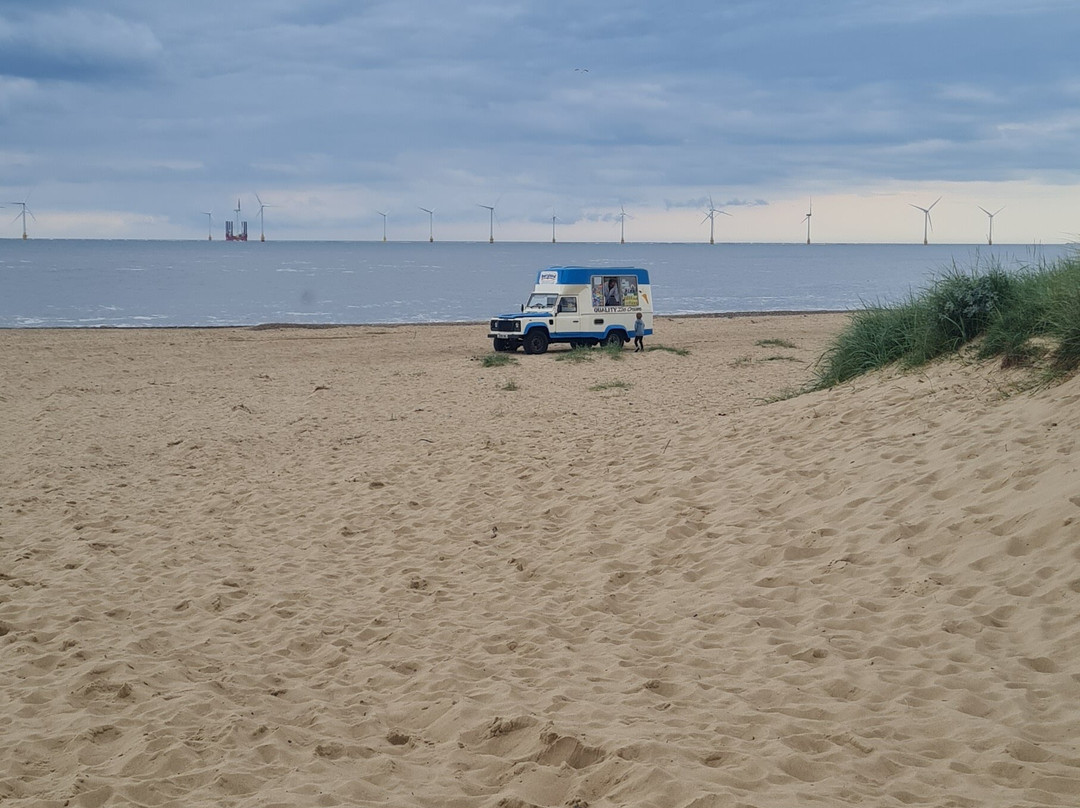 Caister-on-Sea Beach景点图片