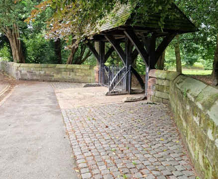 St Chad's Churchyard-Kirkby必去景点