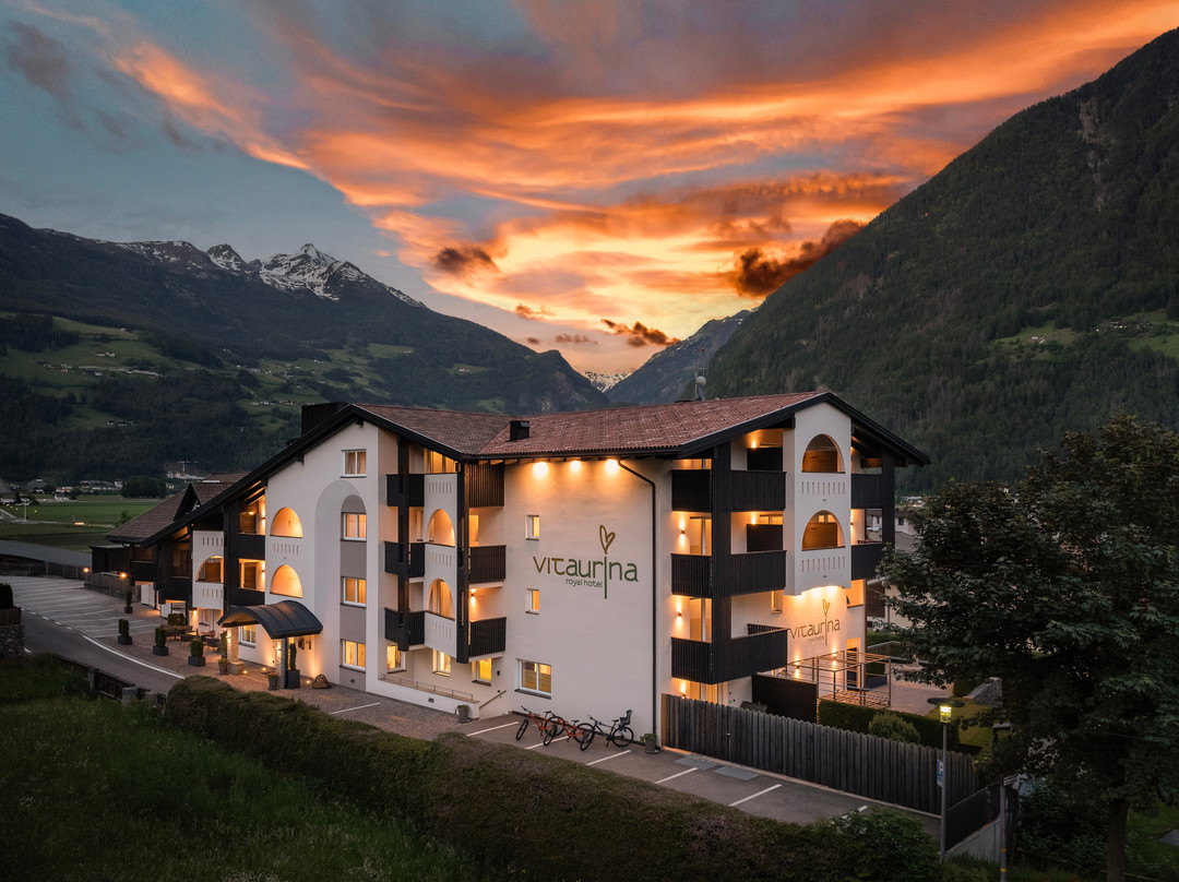 Vitaurina Royal Hotel主图