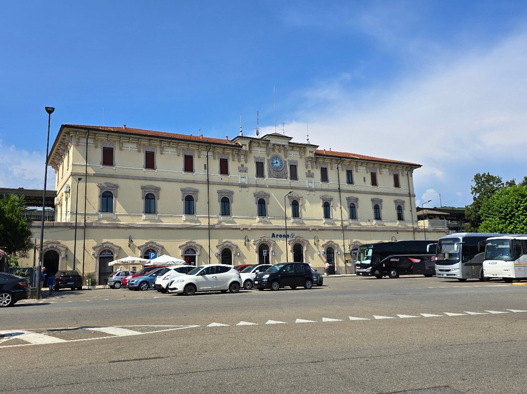 Stazione Ferroviaria di Arona-阿罗纳必去景点