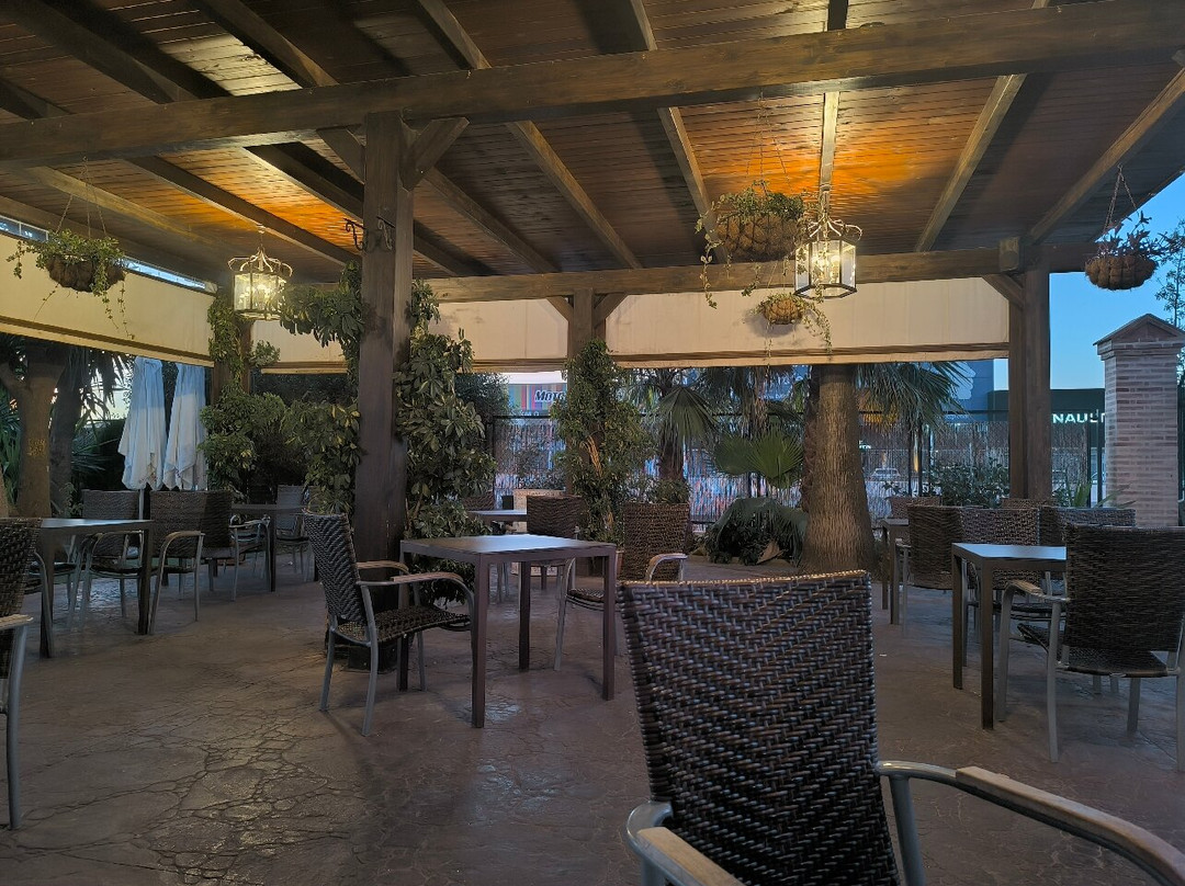 罗桑洛酒店主图