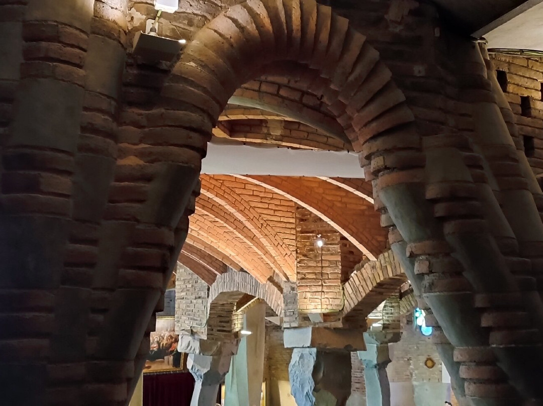 Colonia Güell-圣科洛马德塞尔韦略必去景点