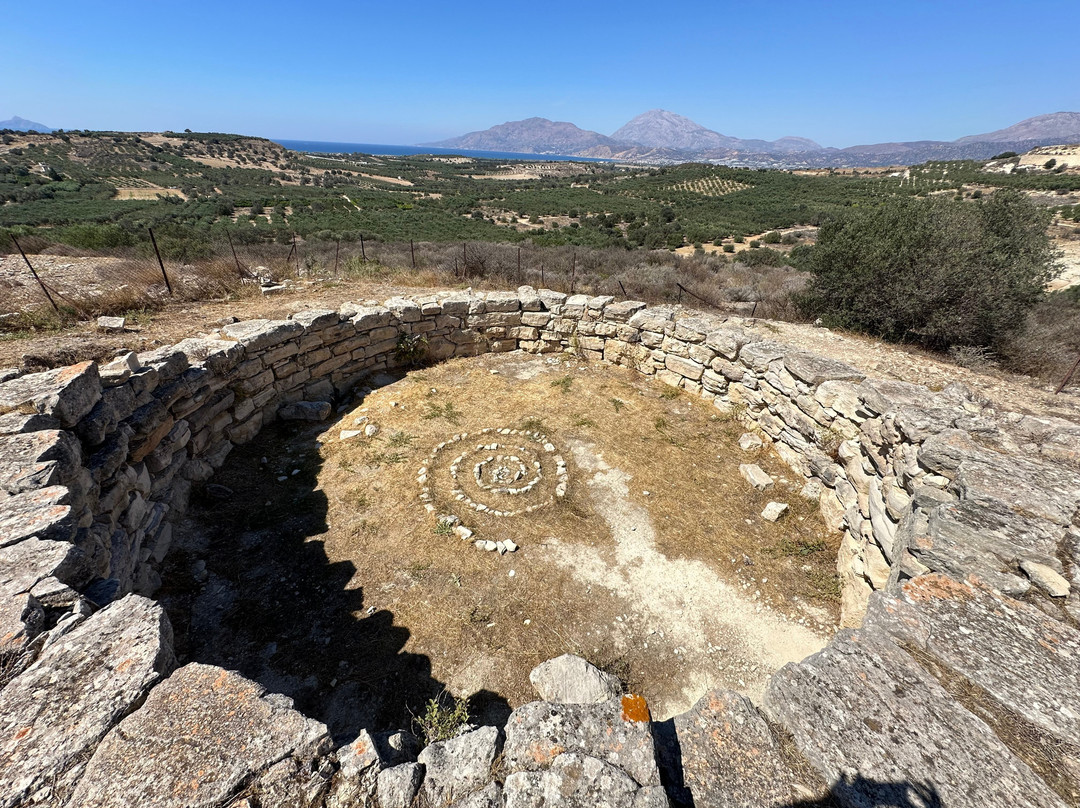 Tholos (Beehive) Tomb-Kamilari必去景点
