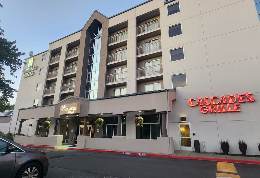 西雅图贝尔维尤希尔顿合博套房酒店主图