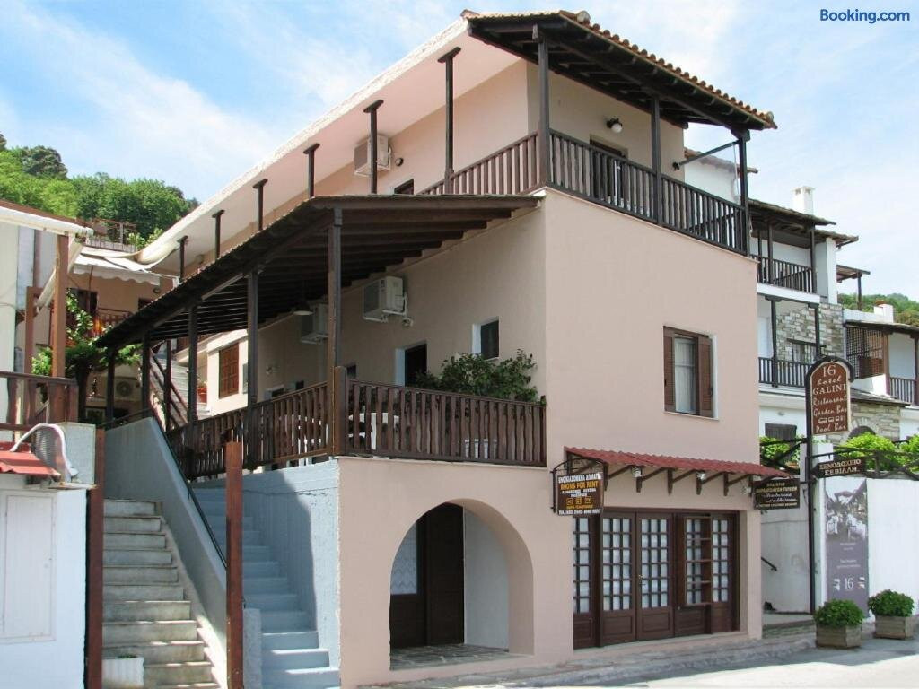 Maria Studios & Apartments