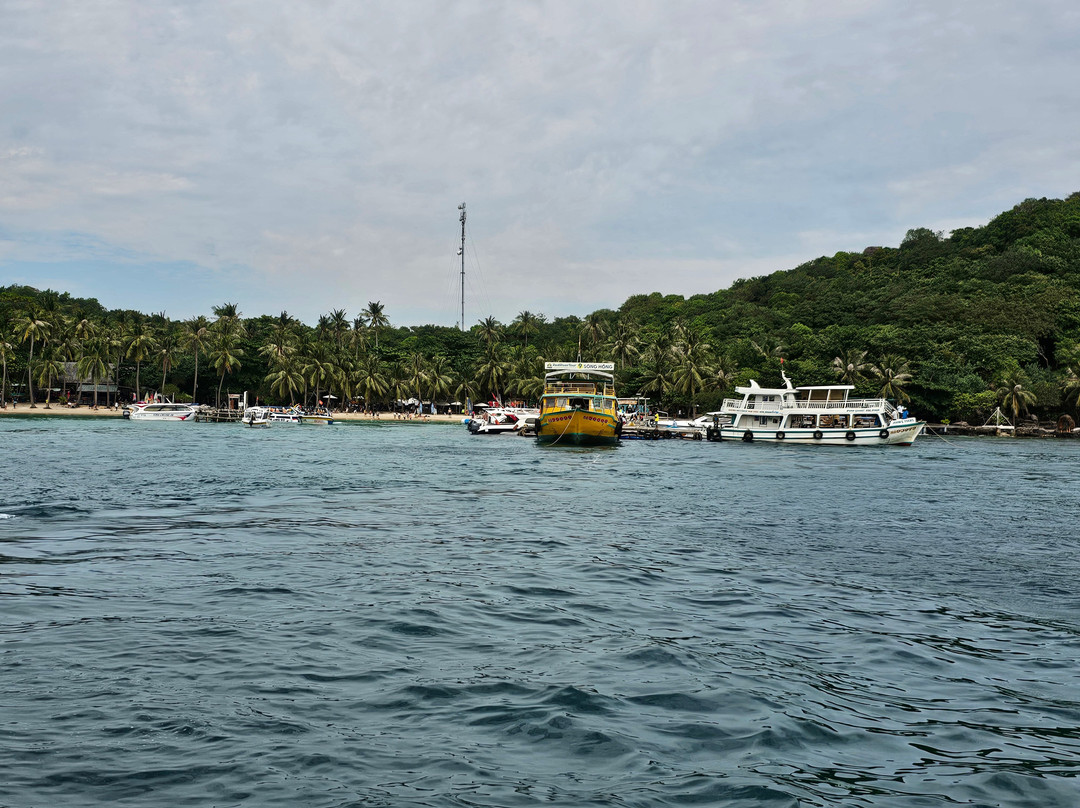 May Rut Island景点图片
