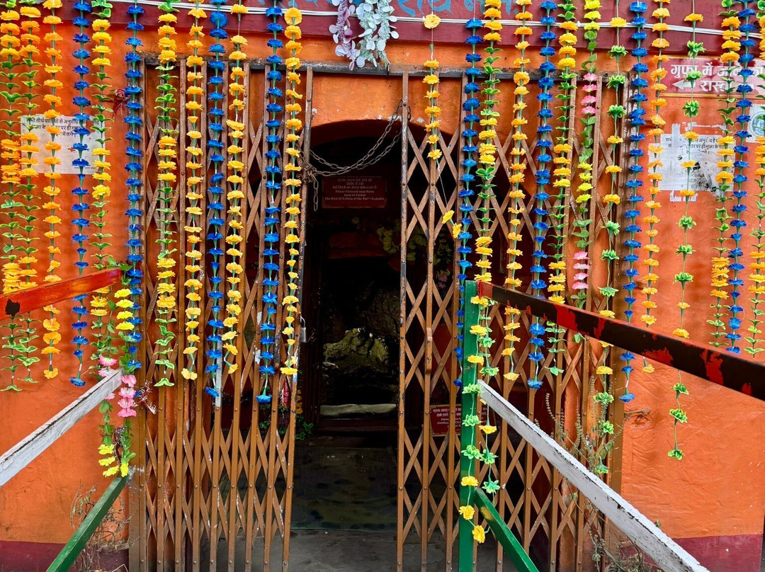 Patal Bhuvaneshwar Cave Temple景点图片