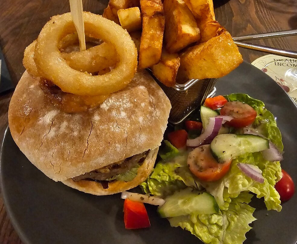 Kirklands Hotel主图