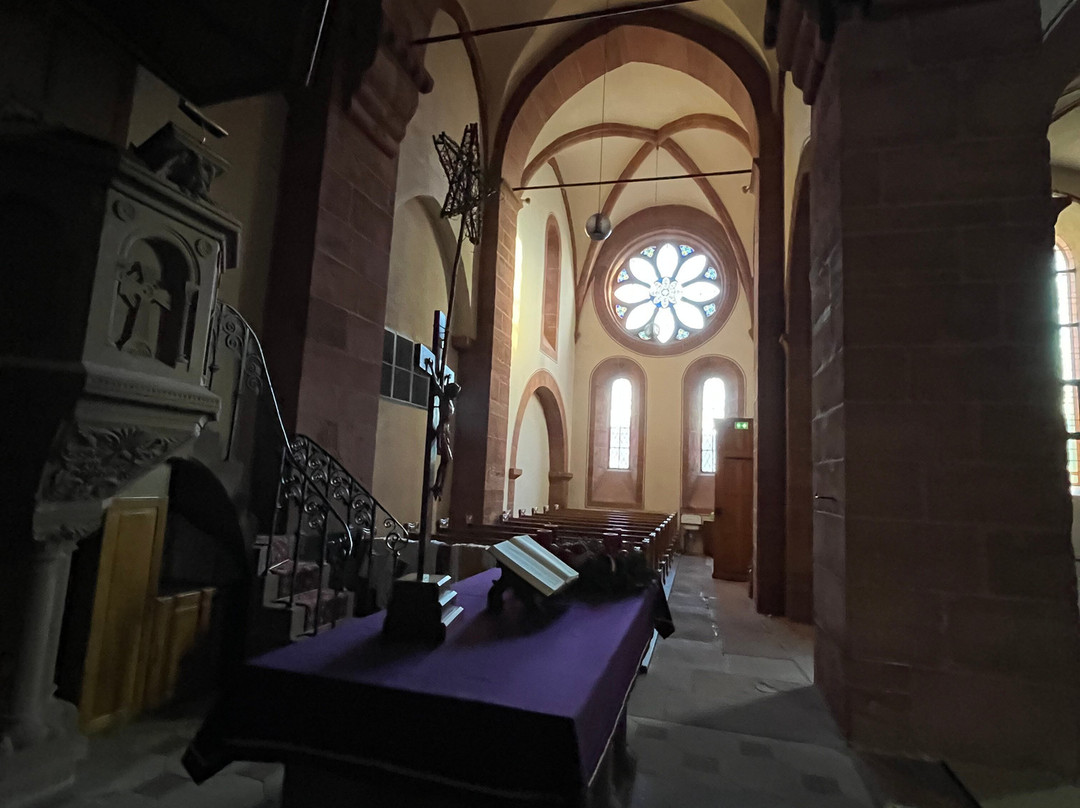 Église Saint-Adelphe景点图片