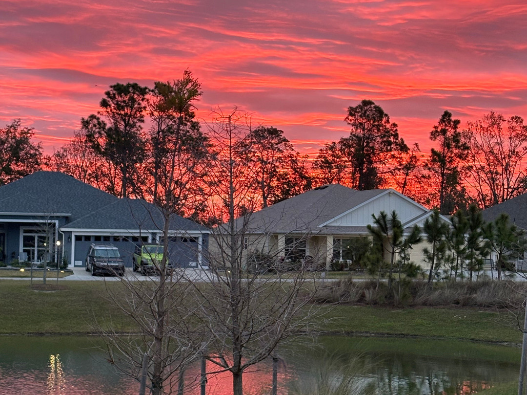 Brownwood Paddock Square-群村必去景点