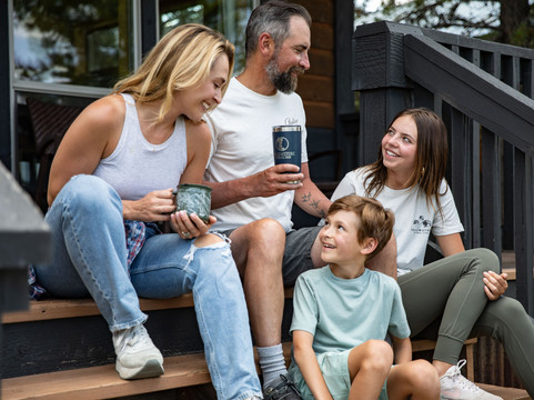 黄石探索者小屋主图