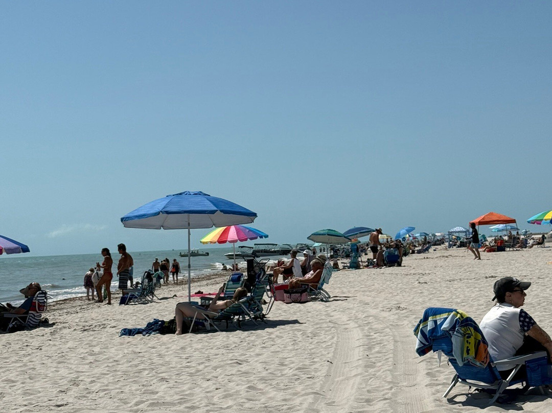 Lighthouse Beach Park景点图片