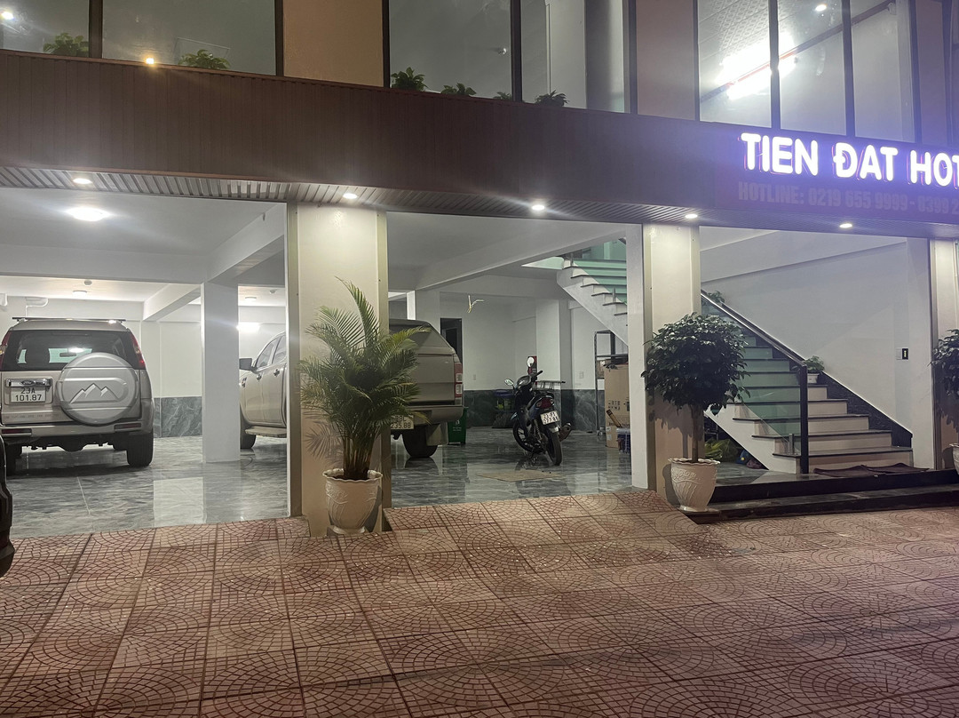 Khách Sạn Tiến Đạt