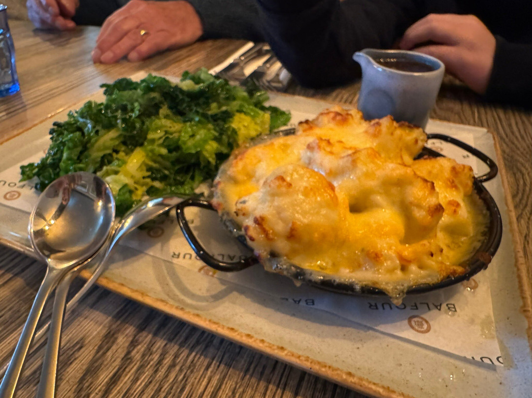 The Woolpack Hotel主图