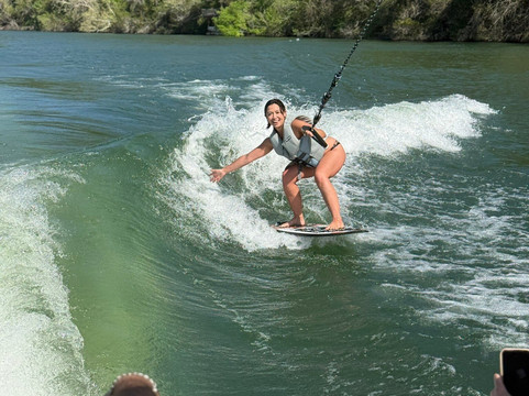 Austin Boat Adventures - Boat Rentals on Lake Austin-奥斯丁必去景点
