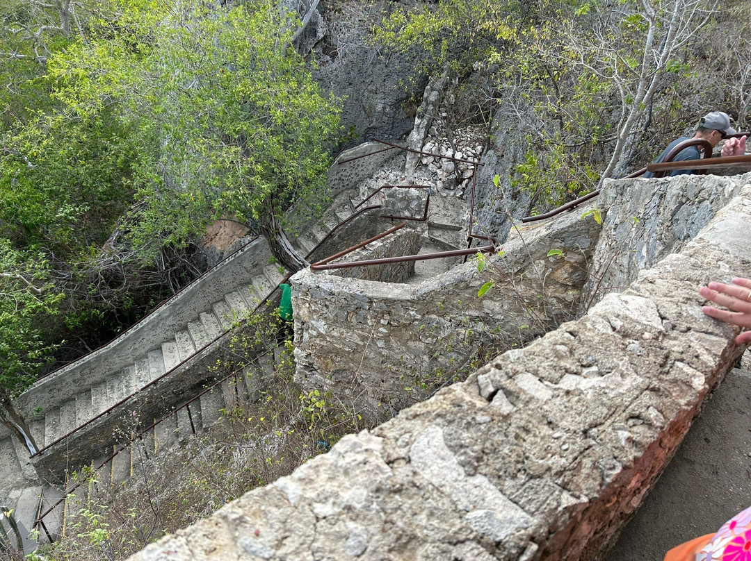 Hato Caves景点图片