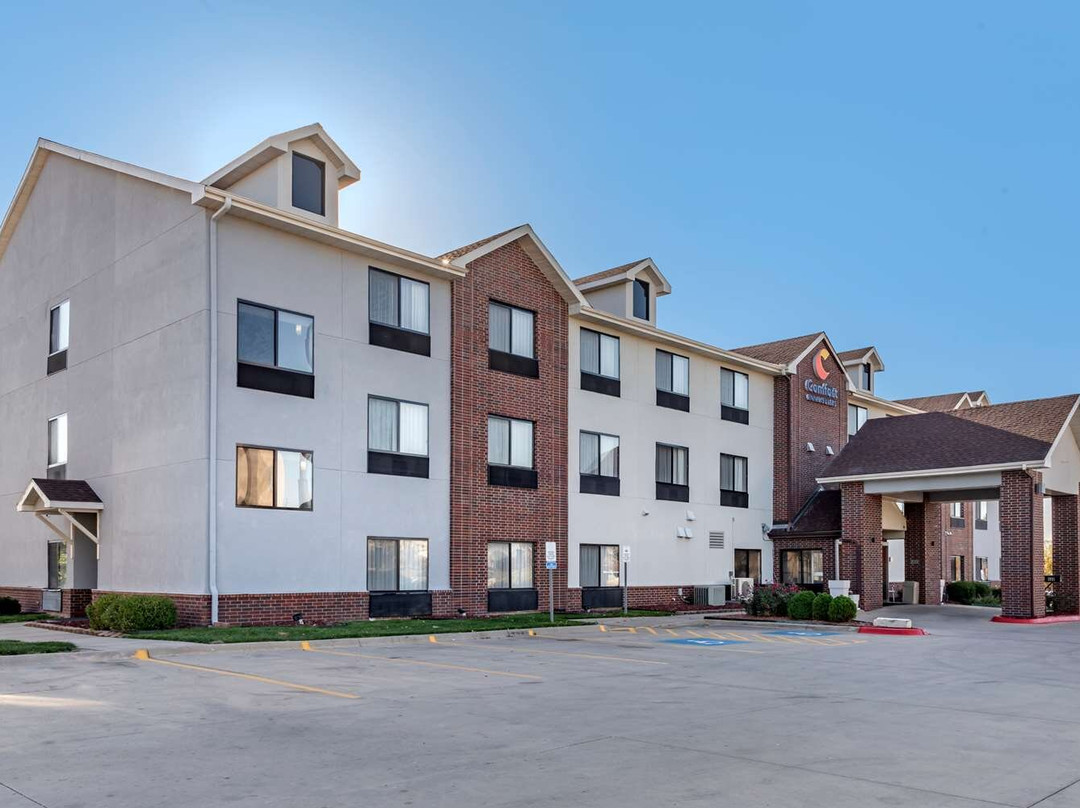 Lebo酒店住宿-Comfort Inn & Suites