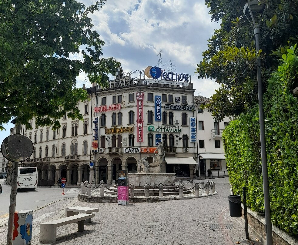 Fontana del Nettuno-科内利亚诺必去景点