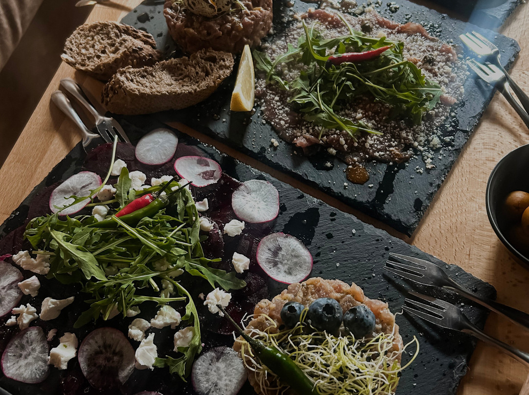 Nepatinka Neik - Spanish Pub