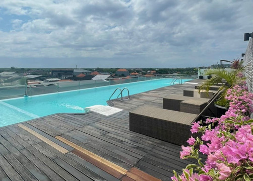 无限8巴厘酒店主图