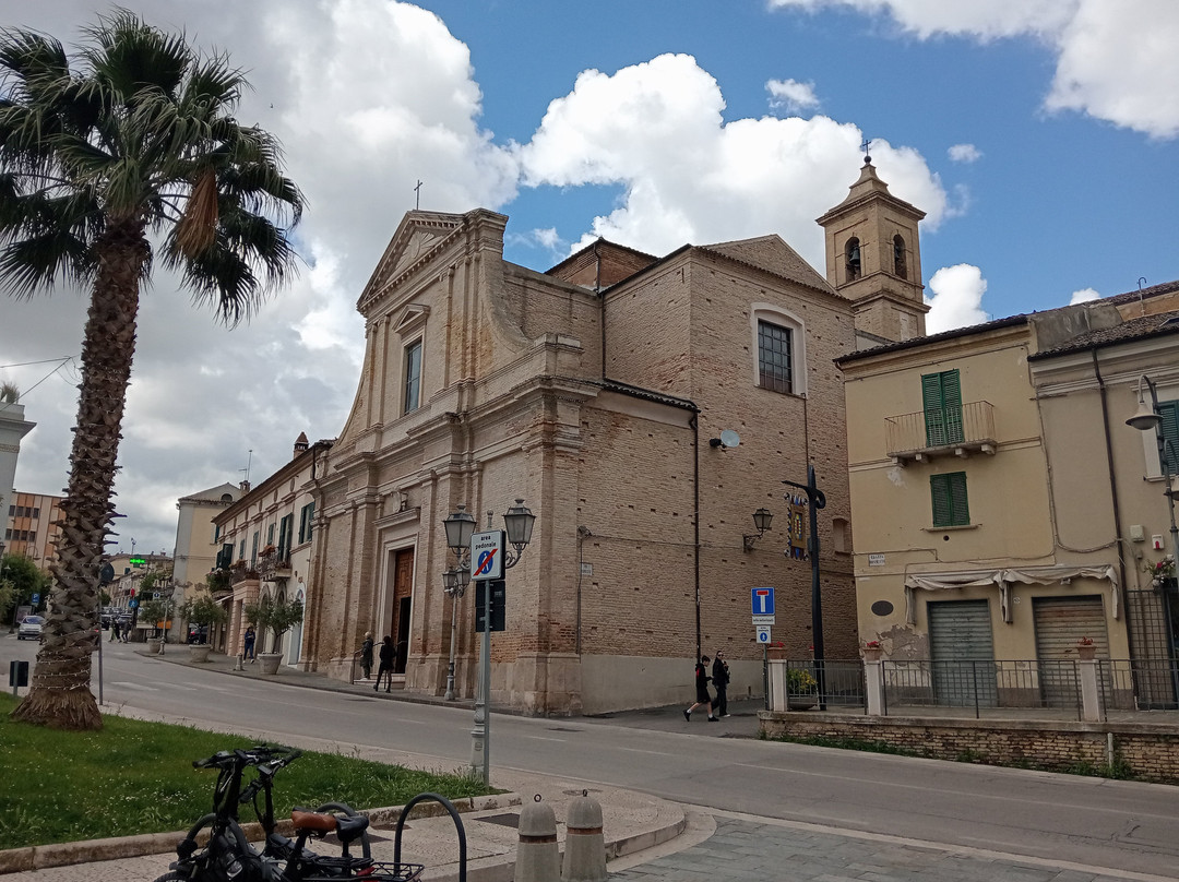 Chiesa di San Francesco di Paola-瓦斯托必去景点