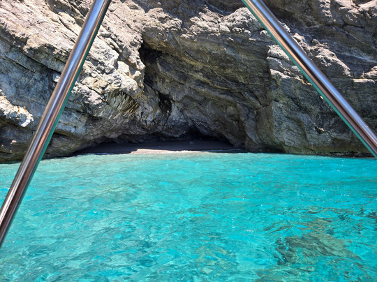 Frankie Boatours-普莱亚诺必去景点