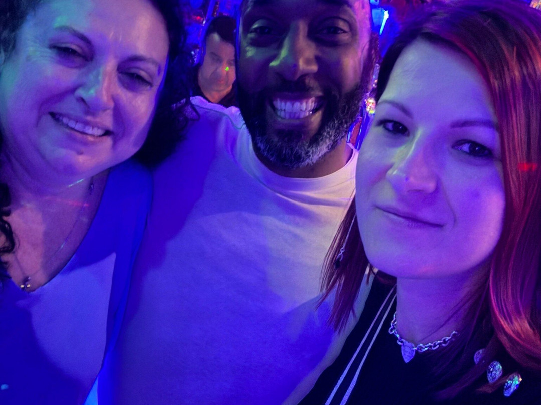 Maria's Famous Karaoke Fun Pub-Kavos必去景点