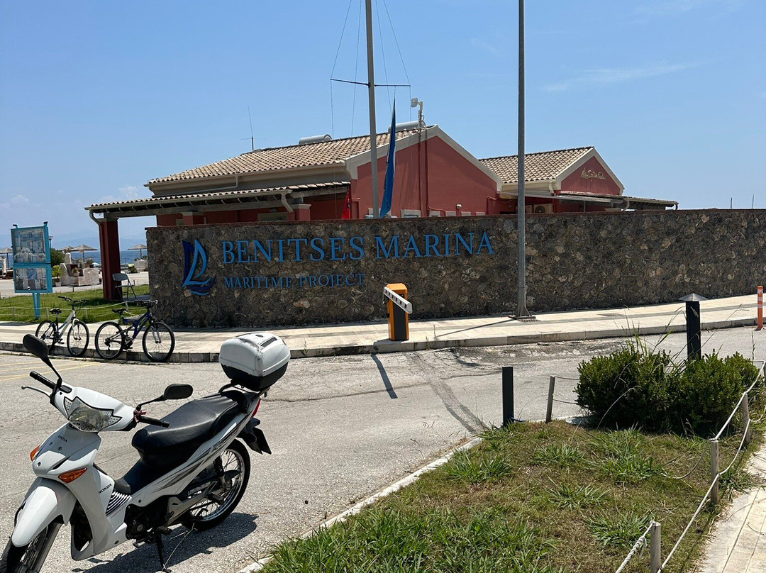 Skevoulis Studios主图