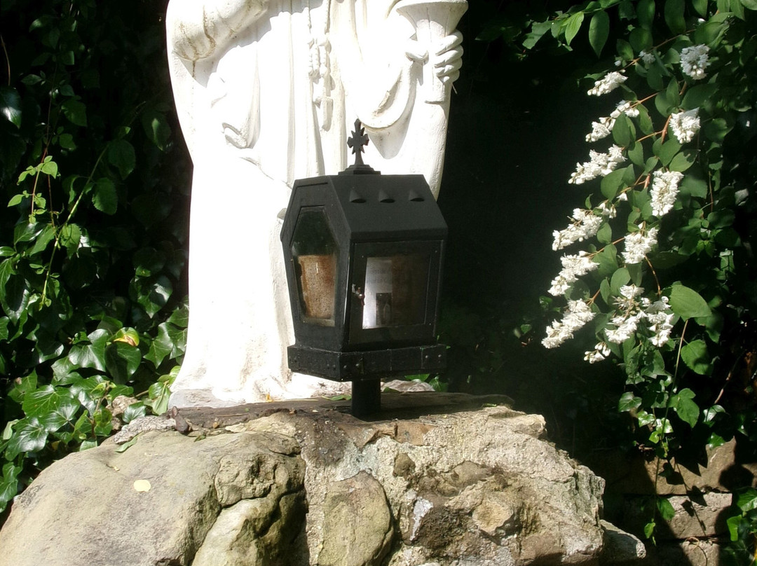 Pfarre Maria Gugging und Maria Lourdes Grotte im Wienerwald-克罗斯腾新堡必去景点