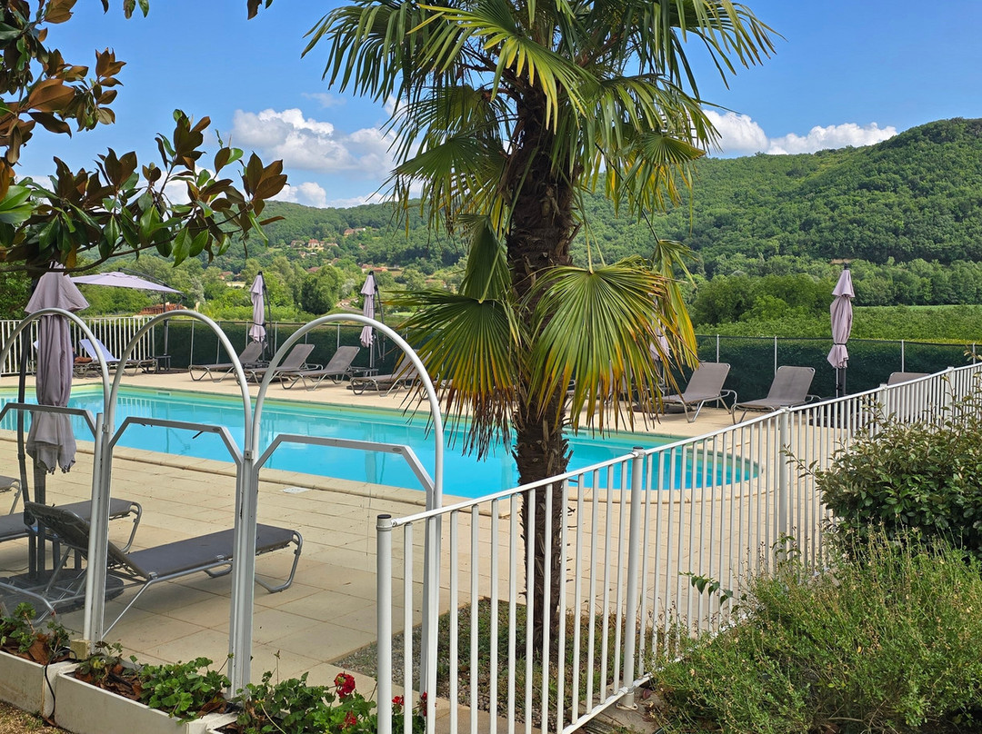 雷德庞当斯德蒙雷库酒店主图