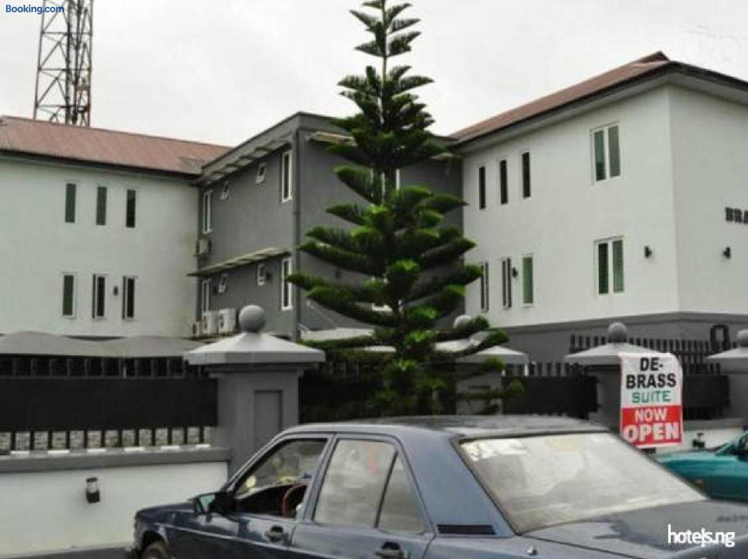 De Brass Suites Hotel