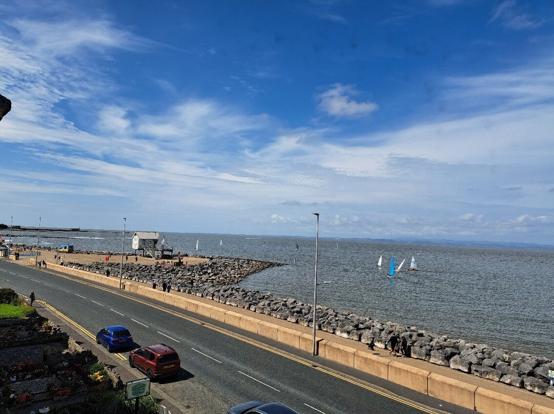 Yacht Bay View Guest House主图