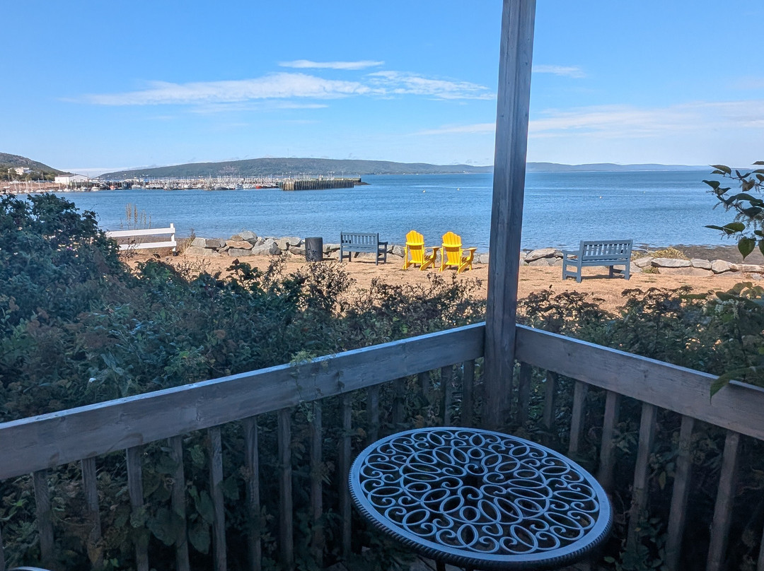 Come From Away B&B Inn主图