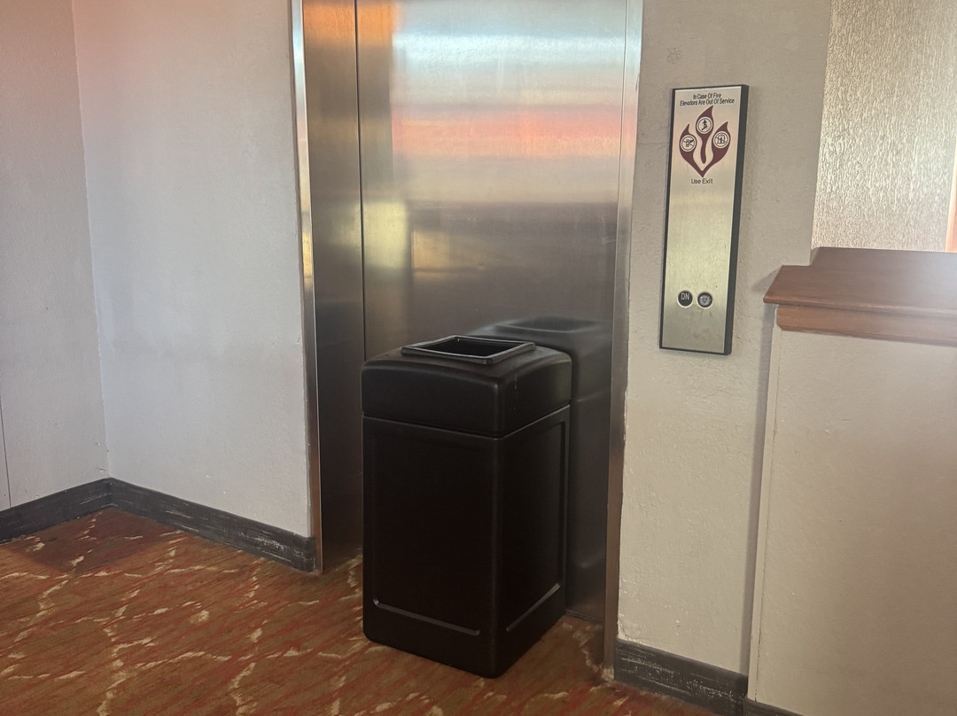 Ramada by Wyndham Sioux Falls Airport-Waterpark & Event Ctr主图