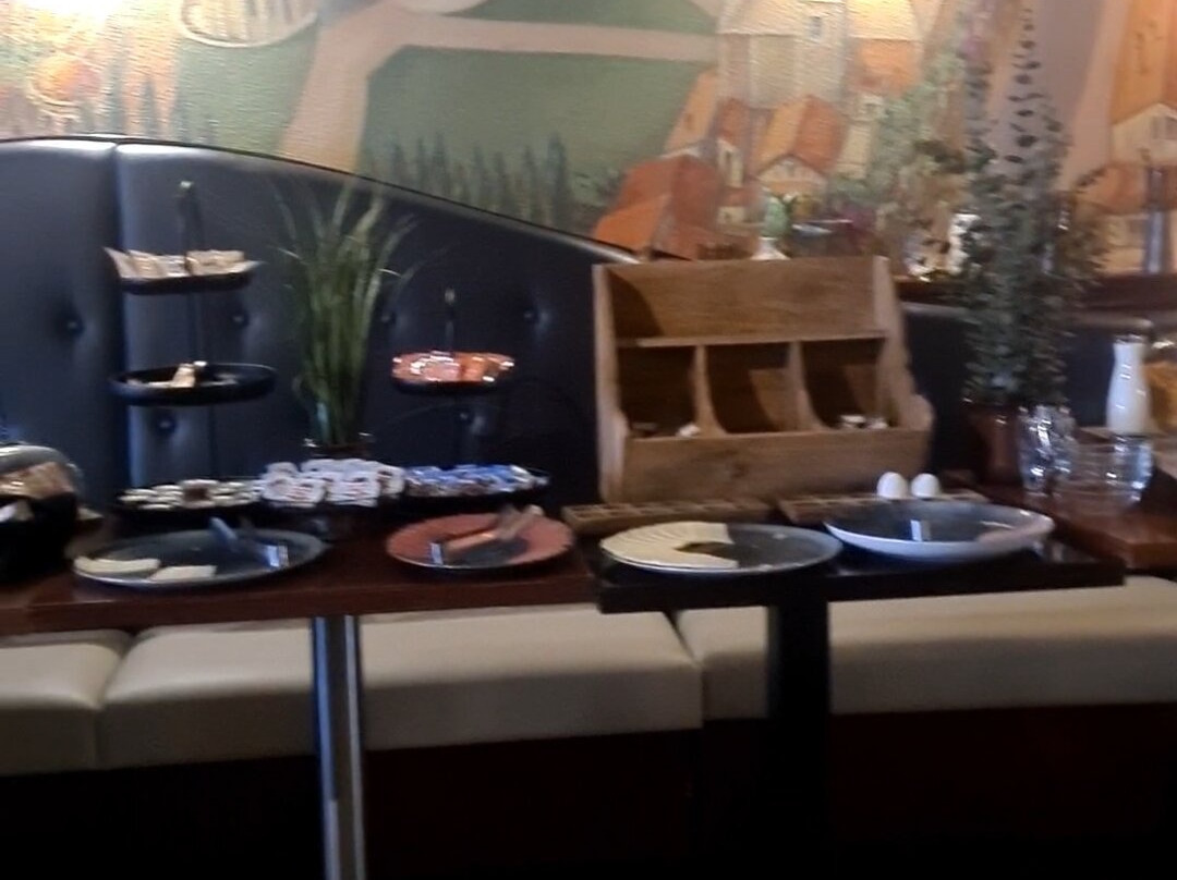 蒙塔格纳戴尔蒙多酒店主图