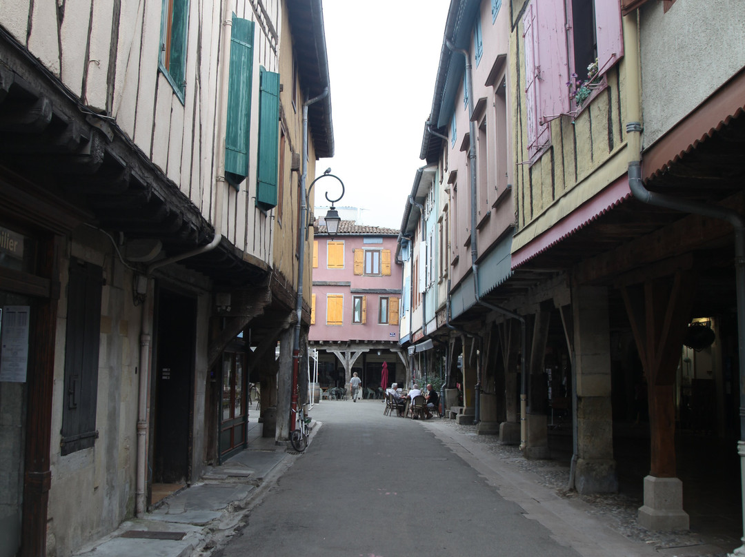 Place Marechal Leclerc-Mirepoix必去景点